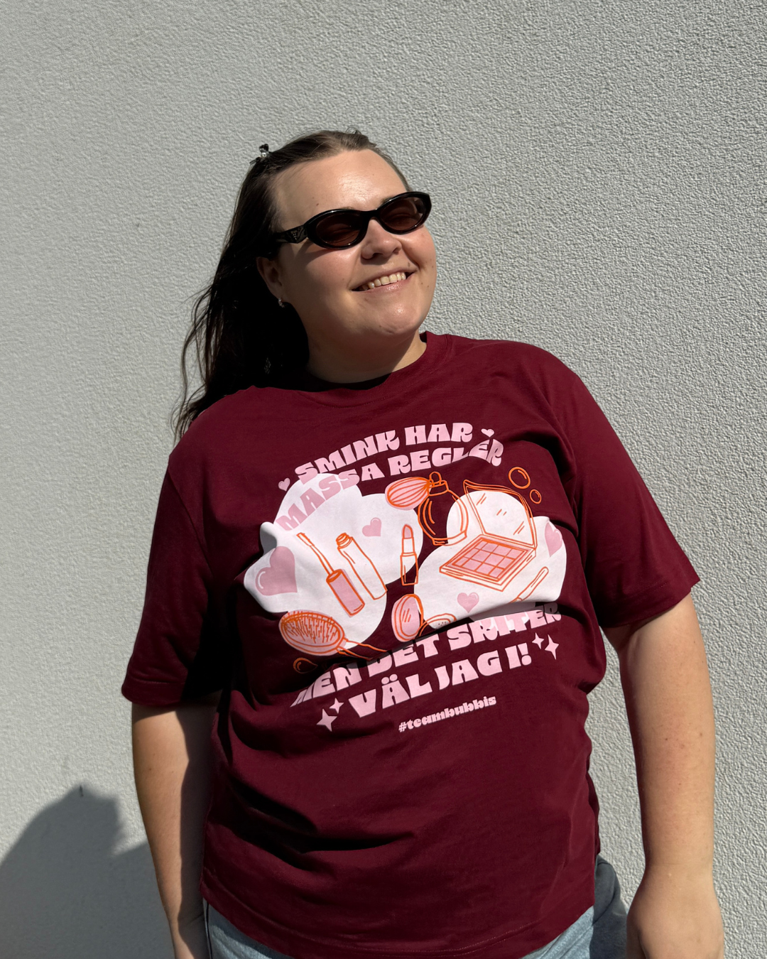 DET SKITER VÄL JAG I burgundy T-shirt