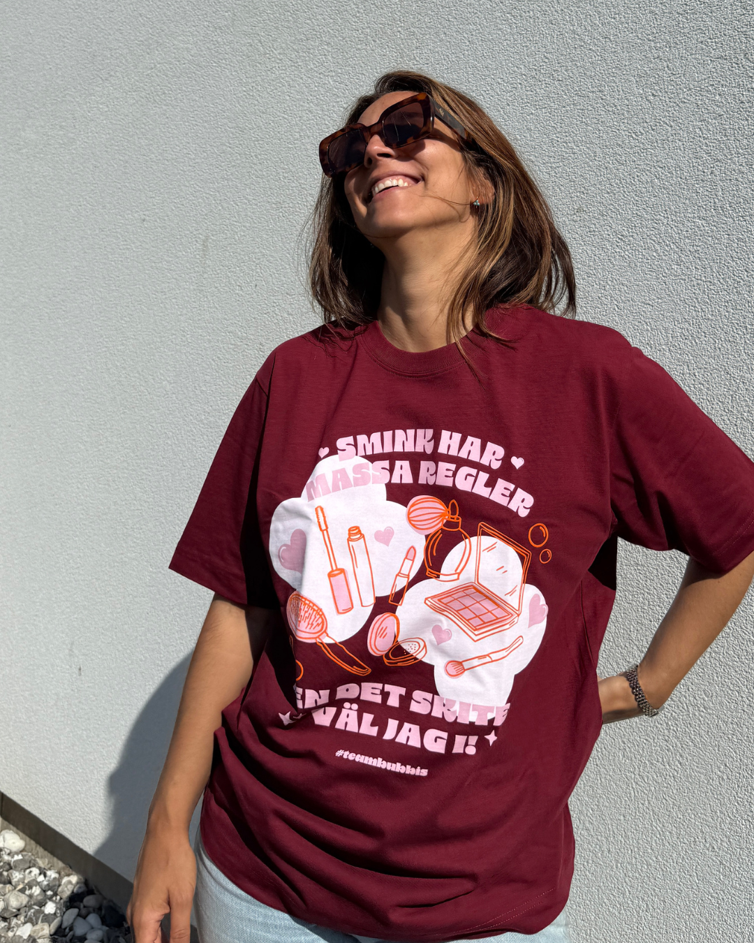 DET SKITER VÄL JAG I burgundy T-shirt