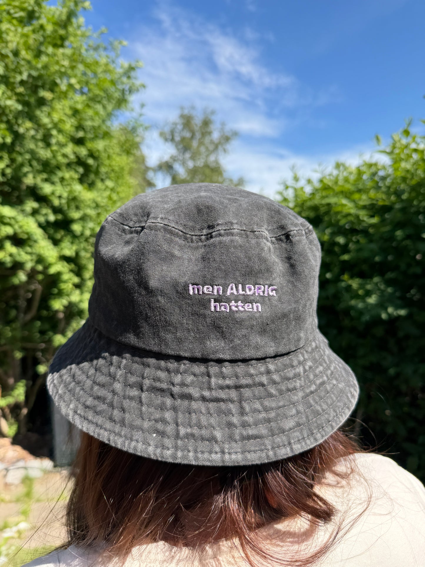 Bucket Hat - Glömmer alltid SPF (Men aldrig hatten)